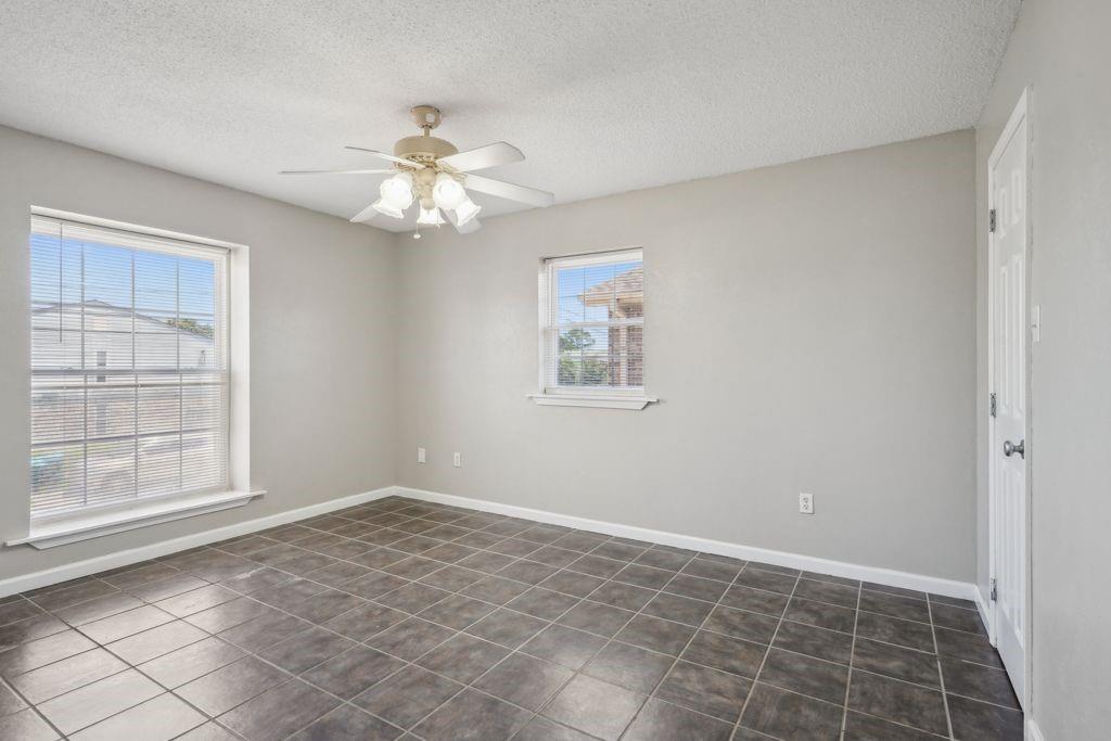 Building Photo - 1635 Newport Pl