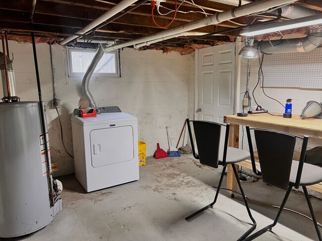 Building Photo - 103 Bowling Ln