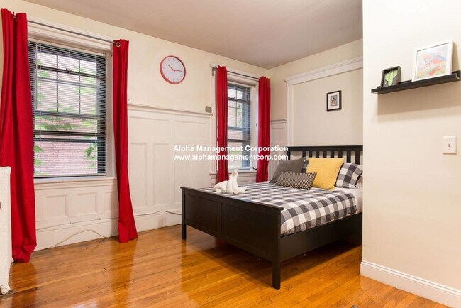 Building Photo - 1247 Beacon St