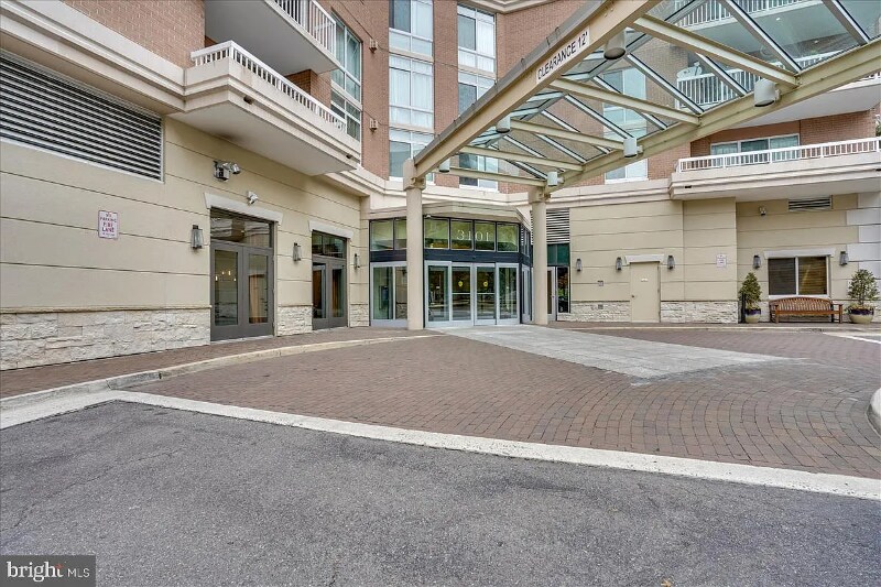 Building Photo - 3101 N Hampton Dr