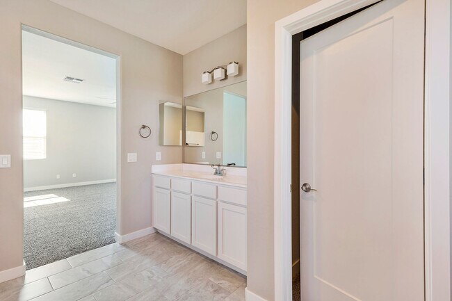 Building Photo - 2327 S Wycliff Cir