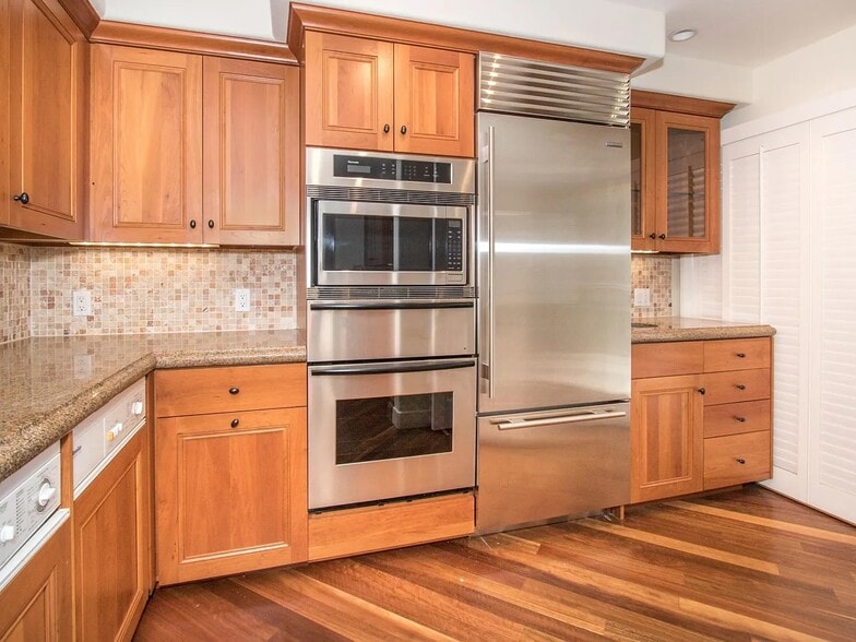 Building Photo - 233 Homer Ave