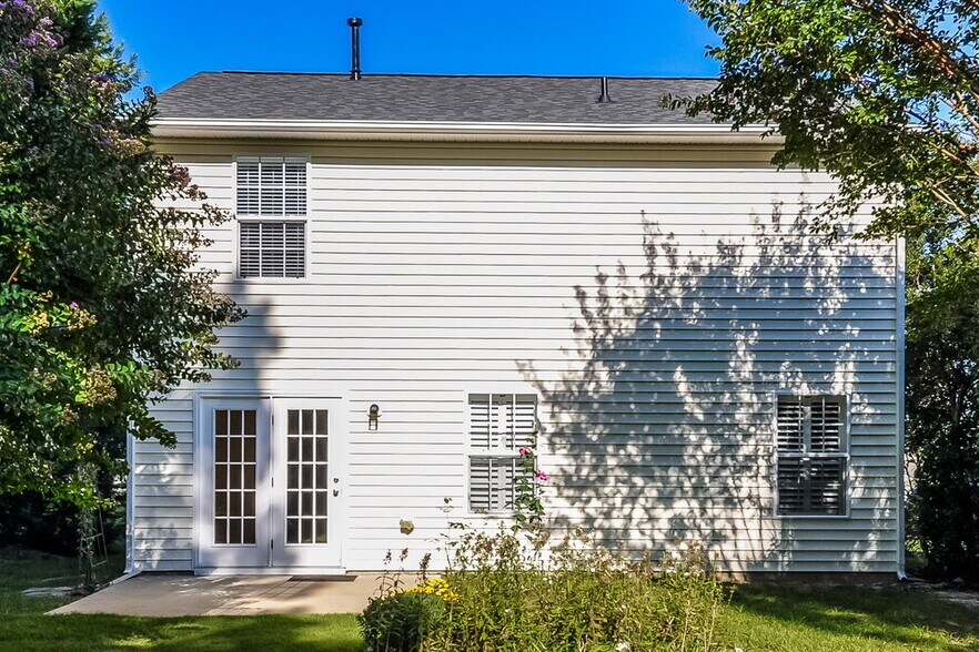 Building Photo - 259 N Fuquay Springs Ave