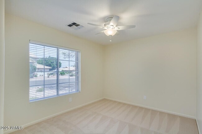 Building Photo - 15870 N 162 Ln