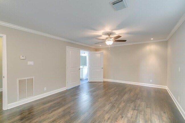 Building Photo - 14022 Ragus Lake Dr