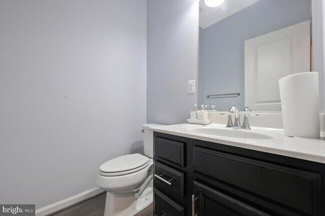 Building Photo - 518 Harborview Dr