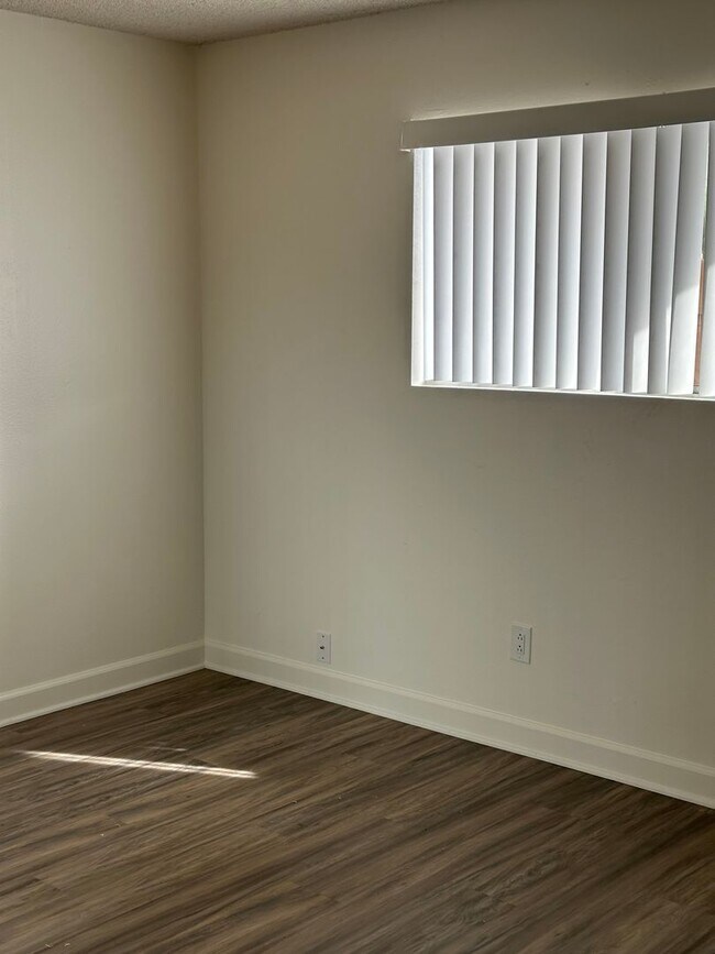 Building Photo - 7434 Mesa College Dr