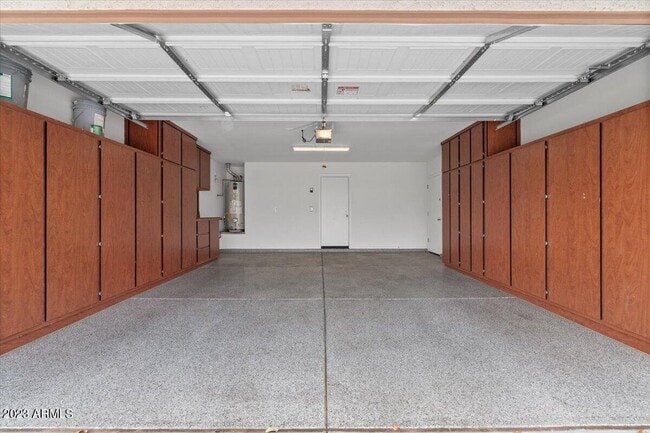 Building Photo - 2039 E Saddlebrook Rd