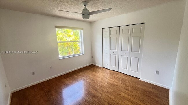 Building Photo - 522 SW 200th Terrace
