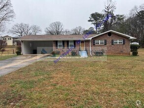 Building Photo - Well maintained home in great location!