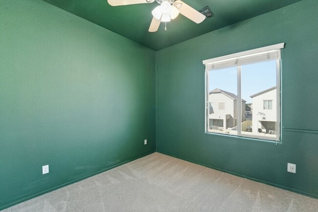 Building Photo - Beautiful 3-bedroom, 2-bathroom residence in the lively city of Mesa, Arizona!