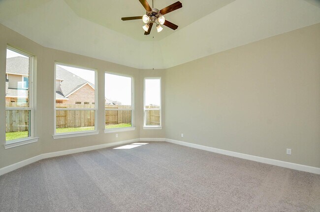 Building Photo - 4711 Hollow Tree Dr