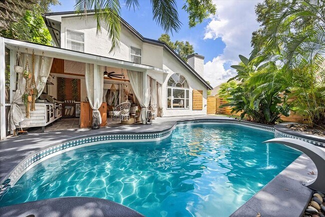 Building Photo - 989 Summer Lakes Dr