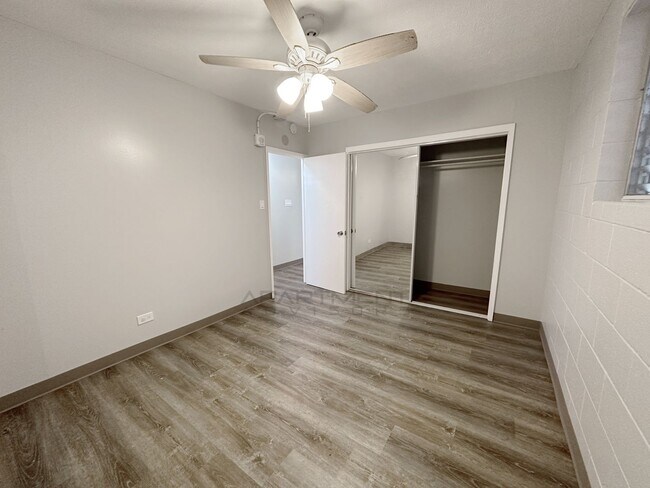 Building Photo - 716 Lukepane Ave