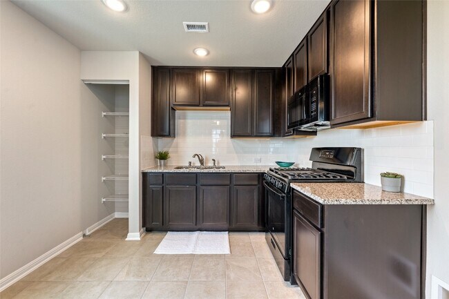 Building Photo - 1500 Arbor Knot Dr