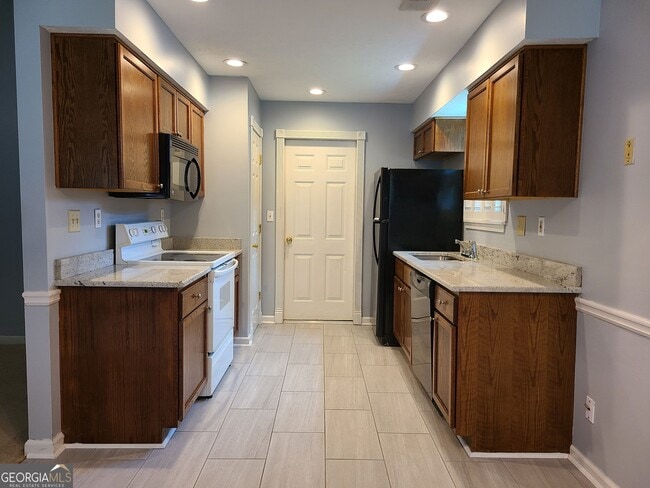 Building Photo - 216 Valley View
