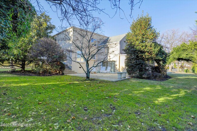 Building Photo - 12 Woodford Rd