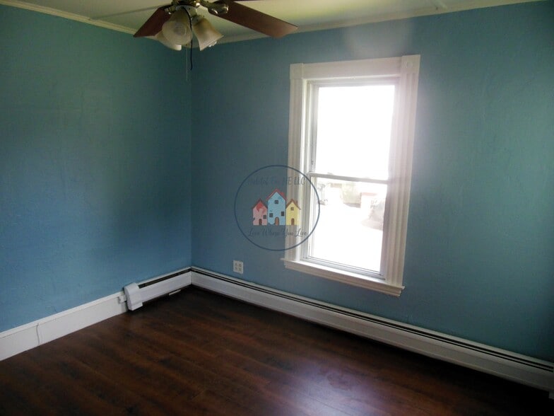 Middle Bedroom - 20 Drummond Ave