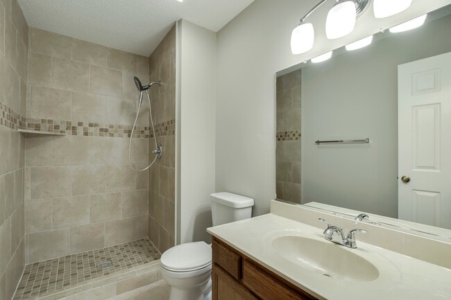 Building Photo - 205 Chota View Cir