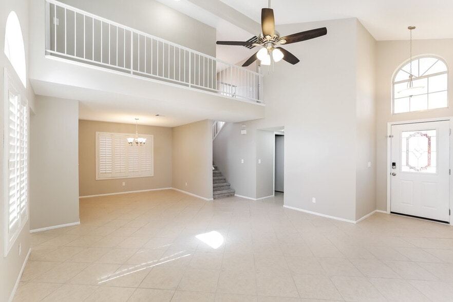 Building Photo - 52 Quiet Desert Ln