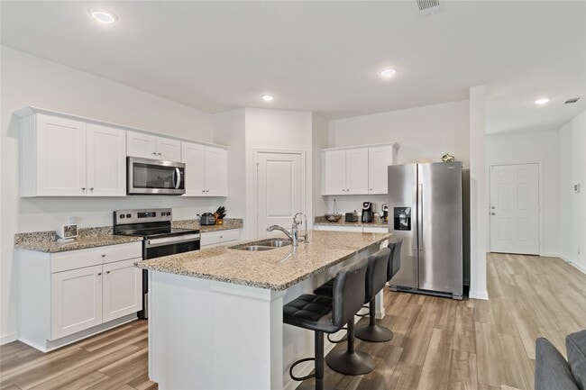 Building Photo - 21568 Rolling Streams Dr