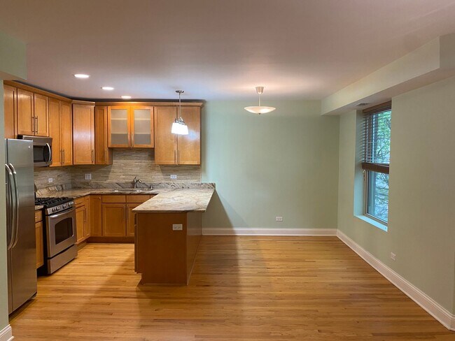 Building Photo - Amazing Renovated 2BED 2BATH