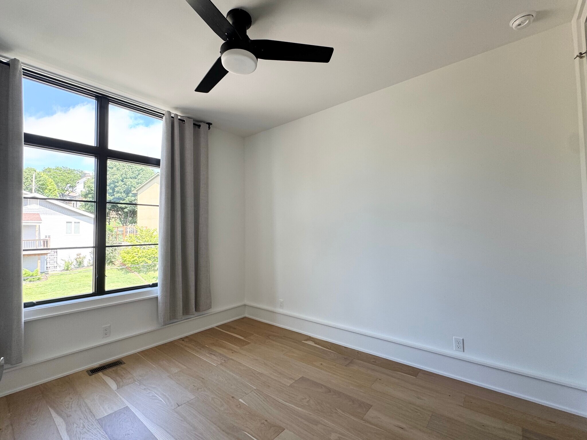 Building Photo - 2109 Belleview Ave