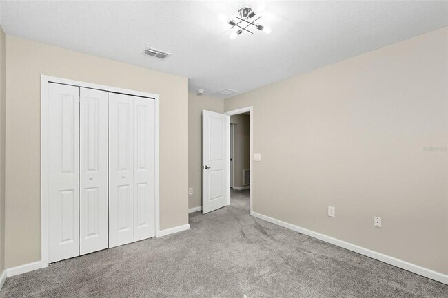 Building Photo - 724 Daring Dr