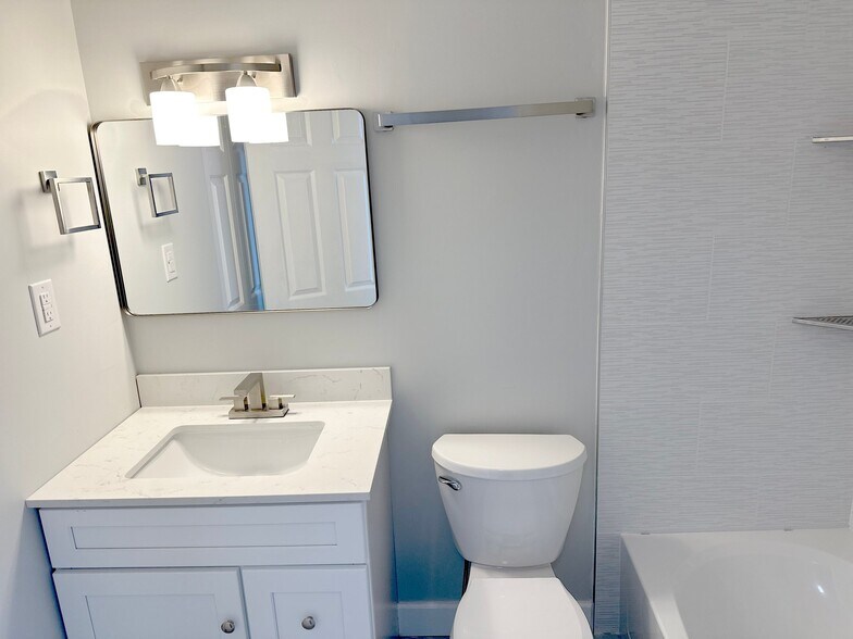 Building Photo - 234 Locust St