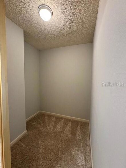 Building Photo - 5924 Clubside Dr