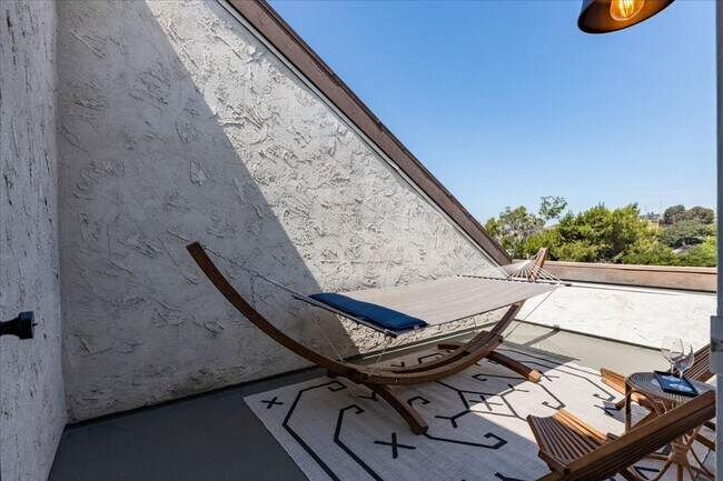 Building Photo - Discover Resort Style Living In Mission Va...