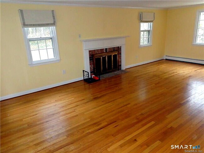 Building Photo - 21 Saddle Ridge Dr