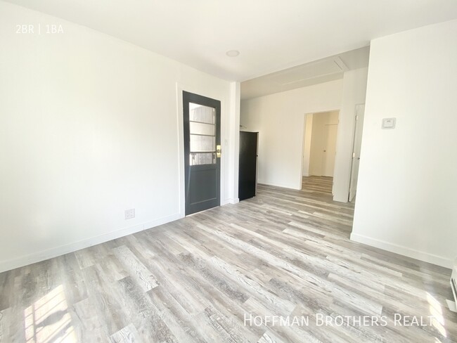 Building Photo - 2822 Darwin Ave