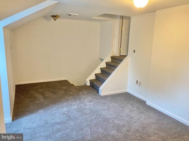 Building Photo - 172 Stirling Ct