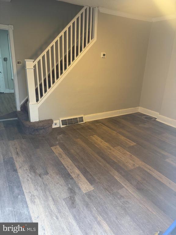 Primary Photo - 879 Cherry St