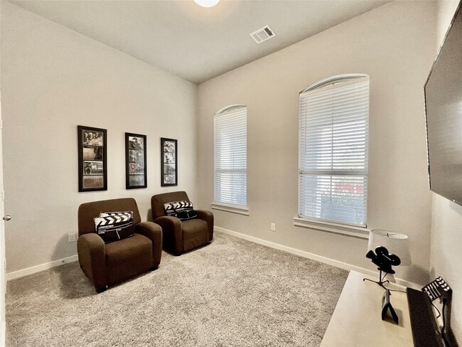 Building Photo - 4334 Hemlock Grove Ln