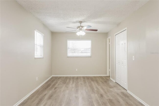 Building Photo - 1010 N Lavon Ave