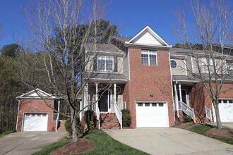 Building Photo - Spacious Townhome in Prime North Raleigh L...