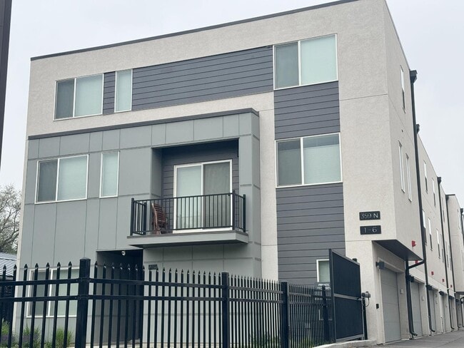 Building Photo - 359 N 700 W