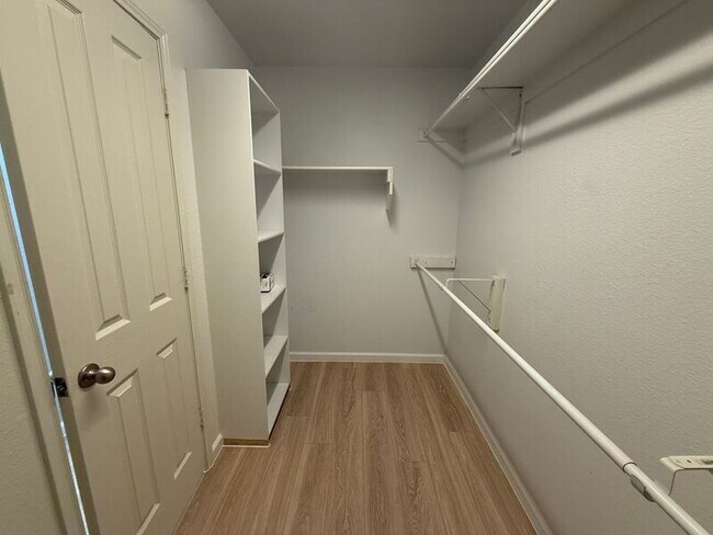 Building Photo - 1909 Morning Dove Dr