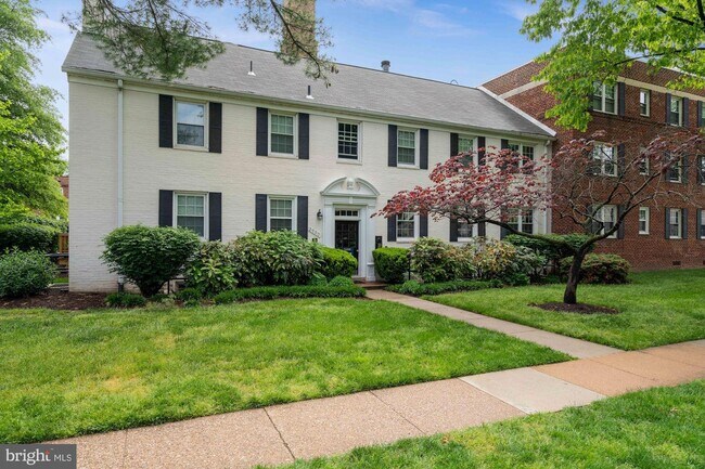 Building Photo - 2900 13th Rd S