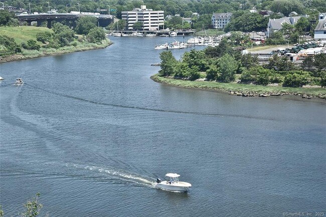 Building Photo - 33 N Water St