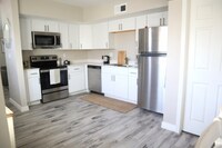 Building Photo - 437 E Kelso St