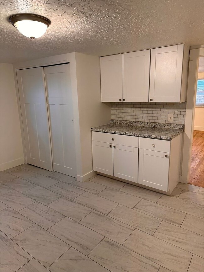 Building Photo - **RENTAL AVAILABLE**  Beautiful 2 Bedroom ...