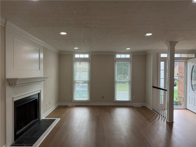 Building Photo - 2210 Concord Square Dr NE