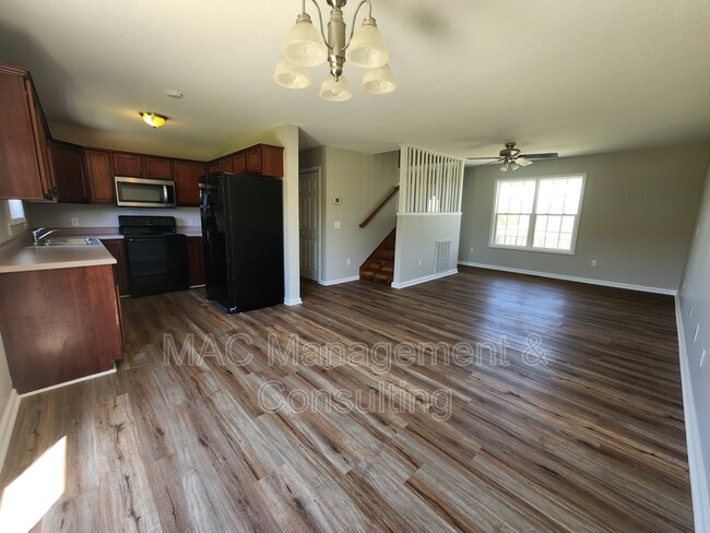 Building Photo - 1748 Bouton Dr