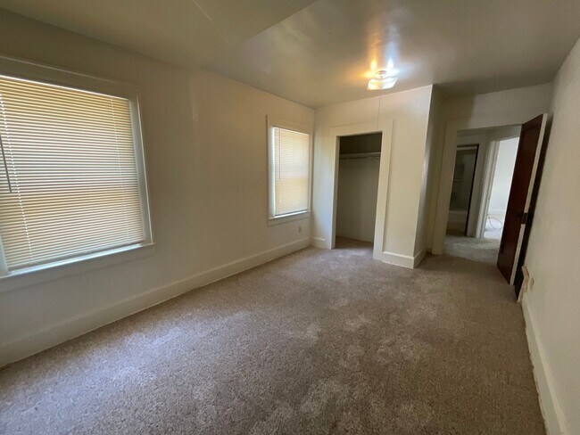 Building Photo - COLLEGE PRE-LEASING