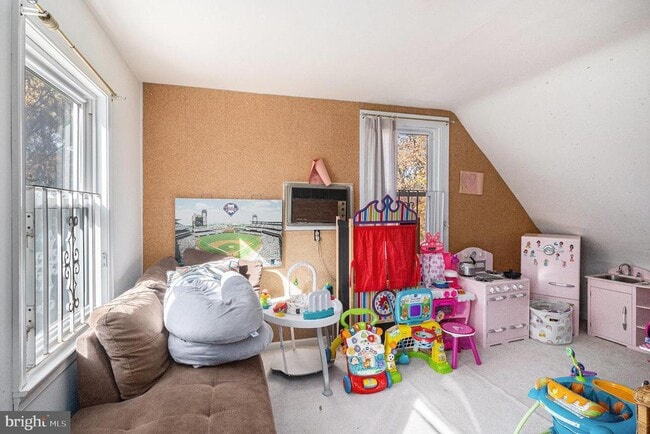 Building Photo - 7710 Queen St