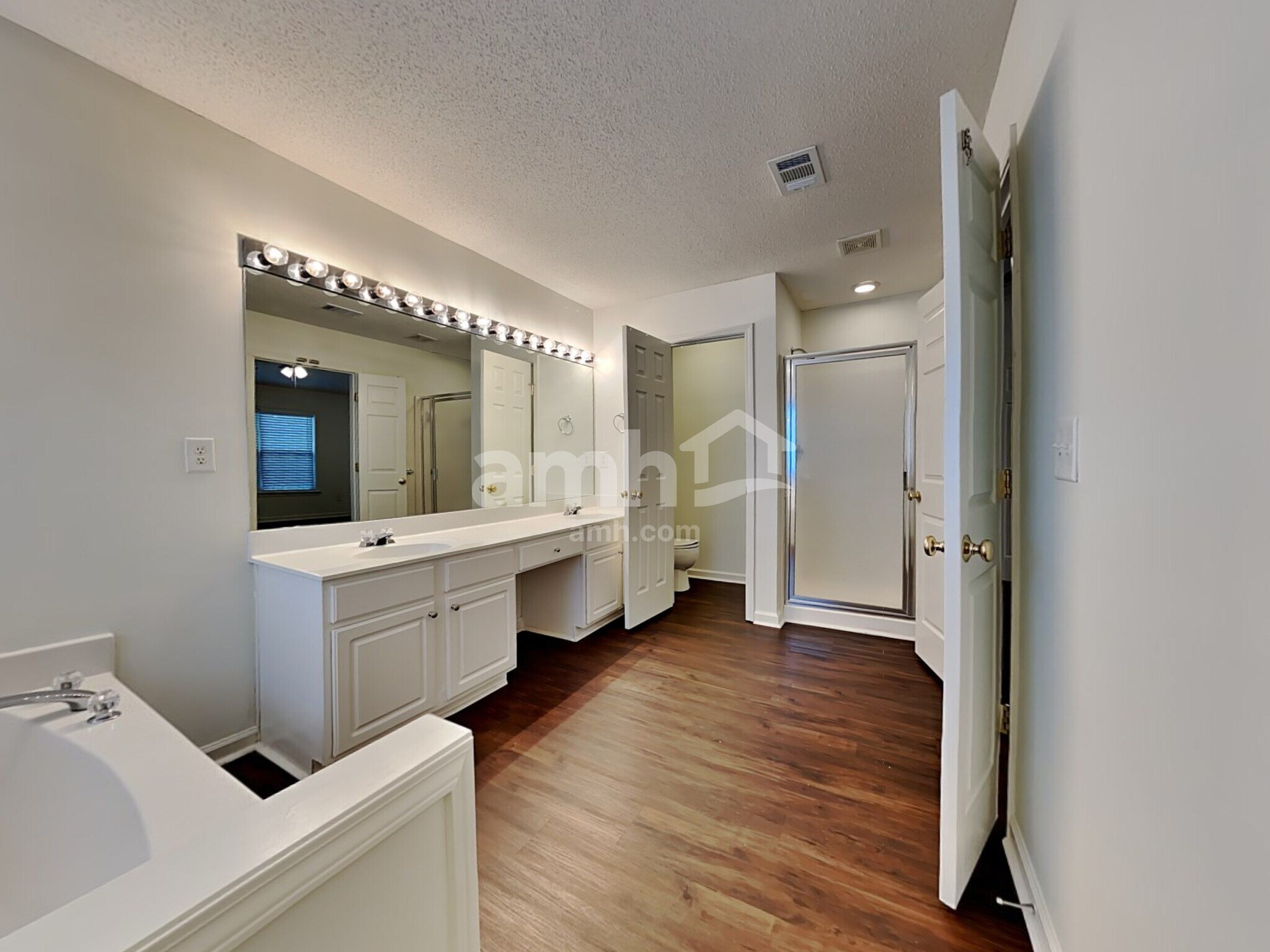 Building Photo - 349 Burdock Trce