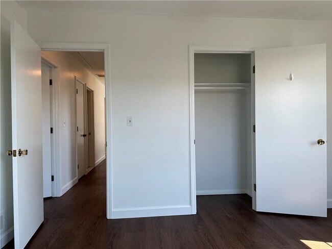 Building Photo - 11 Pocono Rd